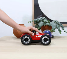 Load image into Gallery viewer, Egg Car Roadster Hardy Red