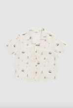 Load image into Gallery viewer, Short-sleeve shirt with ship pattern on a light gray background