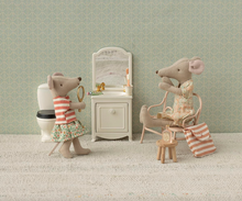 Load image into Gallery viewer, Mum Mouse