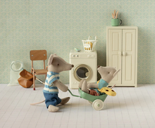 Load image into Gallery viewer, Little Brother Mouse With Bag