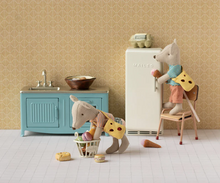 Load image into Gallery viewer, Clothes and Bag, Little Sister Mouse