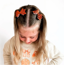 Load image into Gallery viewer, Spice Glitter Bow Clip Set