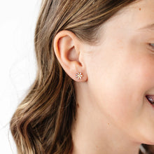 Load image into Gallery viewer, Blush Daisy Earrings