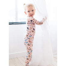 Load image into Gallery viewer, Print Long Sleeve Pajama Set - Baby Rose Arctic Animals