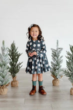 Load image into Gallery viewer, Tallulah Dress in Green Poinsettia | Poplin Cotton Dress
