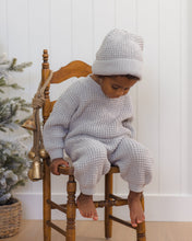 Load image into Gallery viewer, Quincy Mae fog-gray chunky knit pants with a drawstring waist and ribbed ankle cuffs, shown on a boy wearing a matching sweater and hat.
