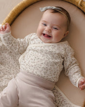 Load image into Gallery viewer, Side Snap Bodysuit &amp; Pant Set Floret
