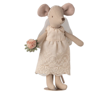 Load image into Gallery viewer, Wedding Mice Couple In Box, Mum and Dad

