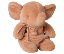 Load image into Gallery viewer, Maileg medium vintage rose plush elephant sitting upright with large floppy ears, a curved trunk, and a matching neck bow.
