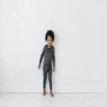 Load image into Gallery viewer, Long Sleeve Pajama Set Stone Spiders
