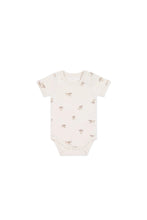 Load image into Gallery viewer, Organic Cotton Hudson Short Sleeve Bodysuit - Sasha Puppy Tofu

