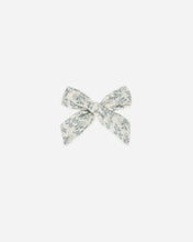 Load image into Gallery viewer, Bow Blossom
