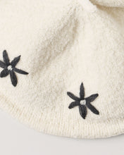 Load image into Gallery viewer, Tulip Beret Midnight Daisies
