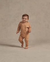 Load image into Gallery viewer, Long Sleeve Tee + Pant Set - Petite Daisy
