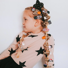 Load image into Gallery viewer, Little Pumpkin Clips

