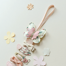 Load image into Gallery viewer, Flora Butterfly Clip Hanger
