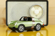 Load image into Gallery viewer, Luft Hopper Car Green
