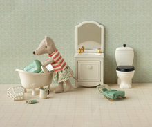 Load image into Gallery viewer, Clothes and bag, Big sister mouse - Green
