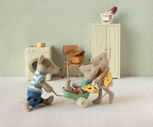 Load image into Gallery viewer, Tricycle mouse, Big brother - Brown
