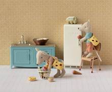 Load image into Gallery viewer, Little Brother Mouse With Bag
