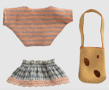 Load image into Gallery viewer, Clothes and Bag, Little Sister Mouse
