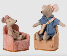 Load image into Gallery viewer, Folding Chair, Mouse - Powder
