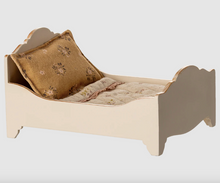 Load image into Gallery viewer, Bed, Mouse - Off White
