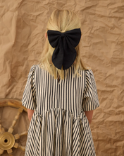 Load image into Gallery viewer, Oversized Bow - Black
