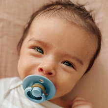 Load image into Gallery viewer, Itzy Soother Natural Rubber Paci Sets Harbor + Toast
