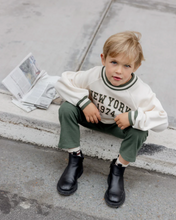 Load image into Gallery viewer, Oversized Raglan Sweatshirt - New York
