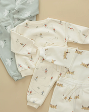 Load image into Gallery viewer, Relaxed Sweatshirt - Skiers

