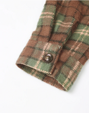Load image into Gallery viewer, Pocketed Flannel Shirt - Holiday Plaid
