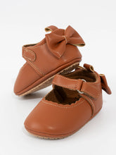 Load image into Gallery viewer, Scalloped Heel Bows Mary Jane Baby Shoes - Brown
