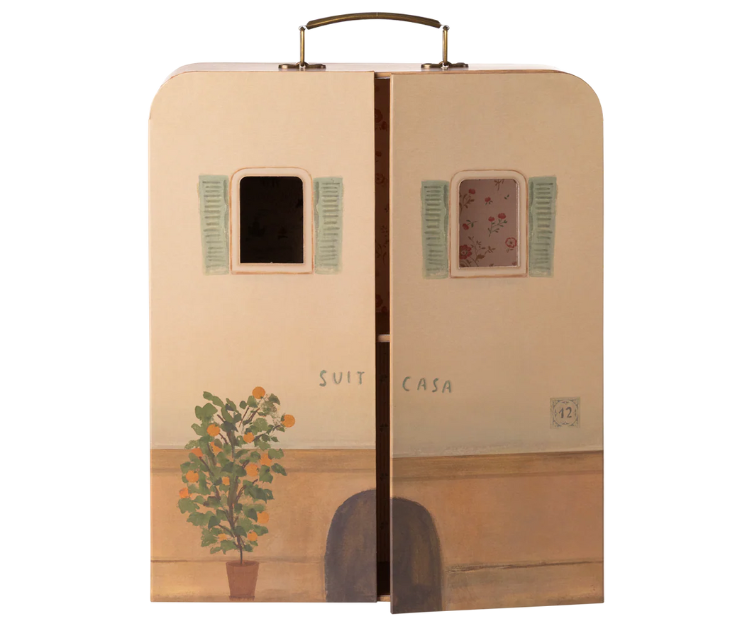 SuitCasa, Little Sister and Brother Mouse