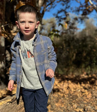 Load image into Gallery viewer, Adventurer Sherpa Lined Shirt - Grey/China Plaid
