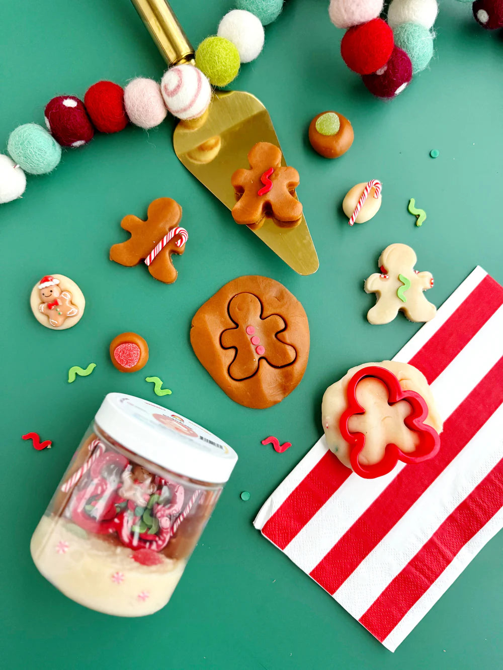 Gingerbread Mini Dougth-To-Go