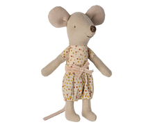 Load image into Gallery viewer, Little Sister Mouse in Matchbox
