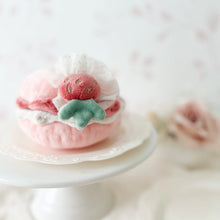 Load image into Gallery viewer, Keychain - Marie Macaron
