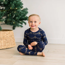 Load image into Gallery viewer, Print Long Sleeve Pajama Set - Winter Garland
