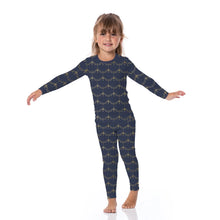 Load image into Gallery viewer, Print Long Sleeve Pajama Set - Winter Garland
