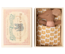 Load image into Gallery viewer, Sleepy Wakey Baby Mouse In Matchbox - Rose
