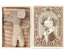 Load image into Gallery viewer, Baby Mouse, Sleepy/Wakey In Matchbox - Rose
