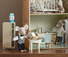 Load image into Gallery viewer, Waiter Mouse

