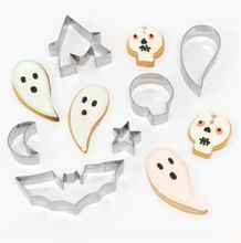Load image into Gallery viewer, Halloween Cookie Cutter
